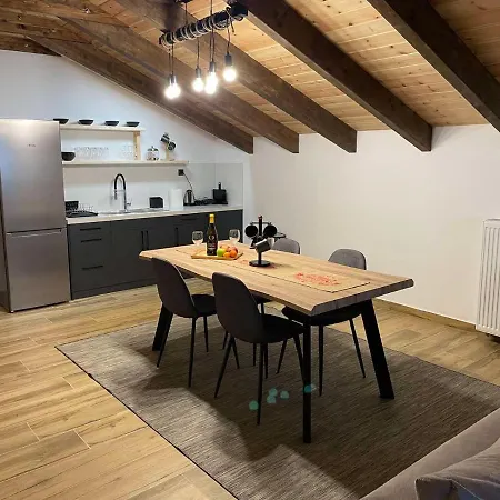 Chalet ερυθρελάτη *